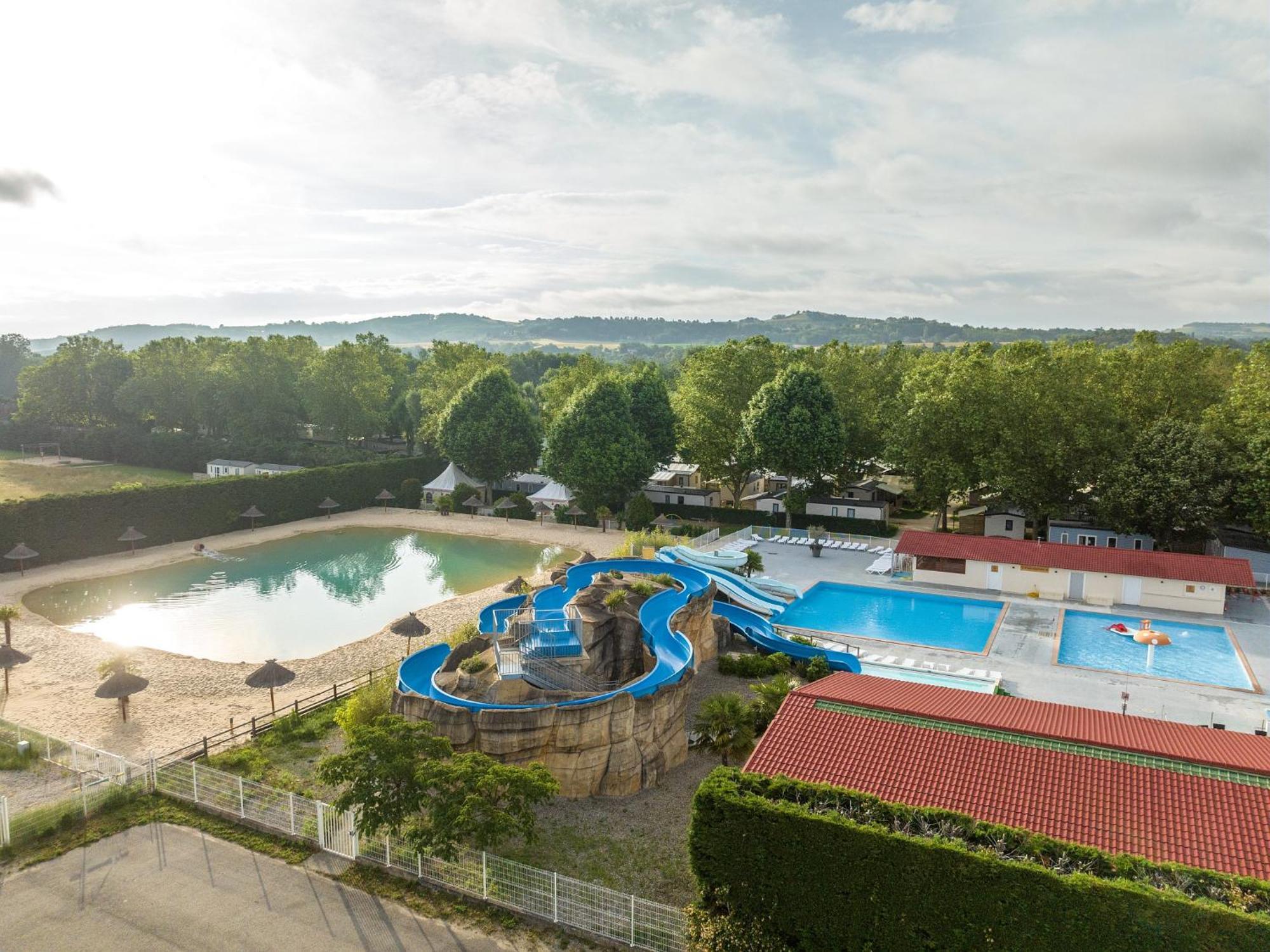 Chateauneuf-de-Galaure Camping Chateau De Galaure מראה חיצוני תמונה
