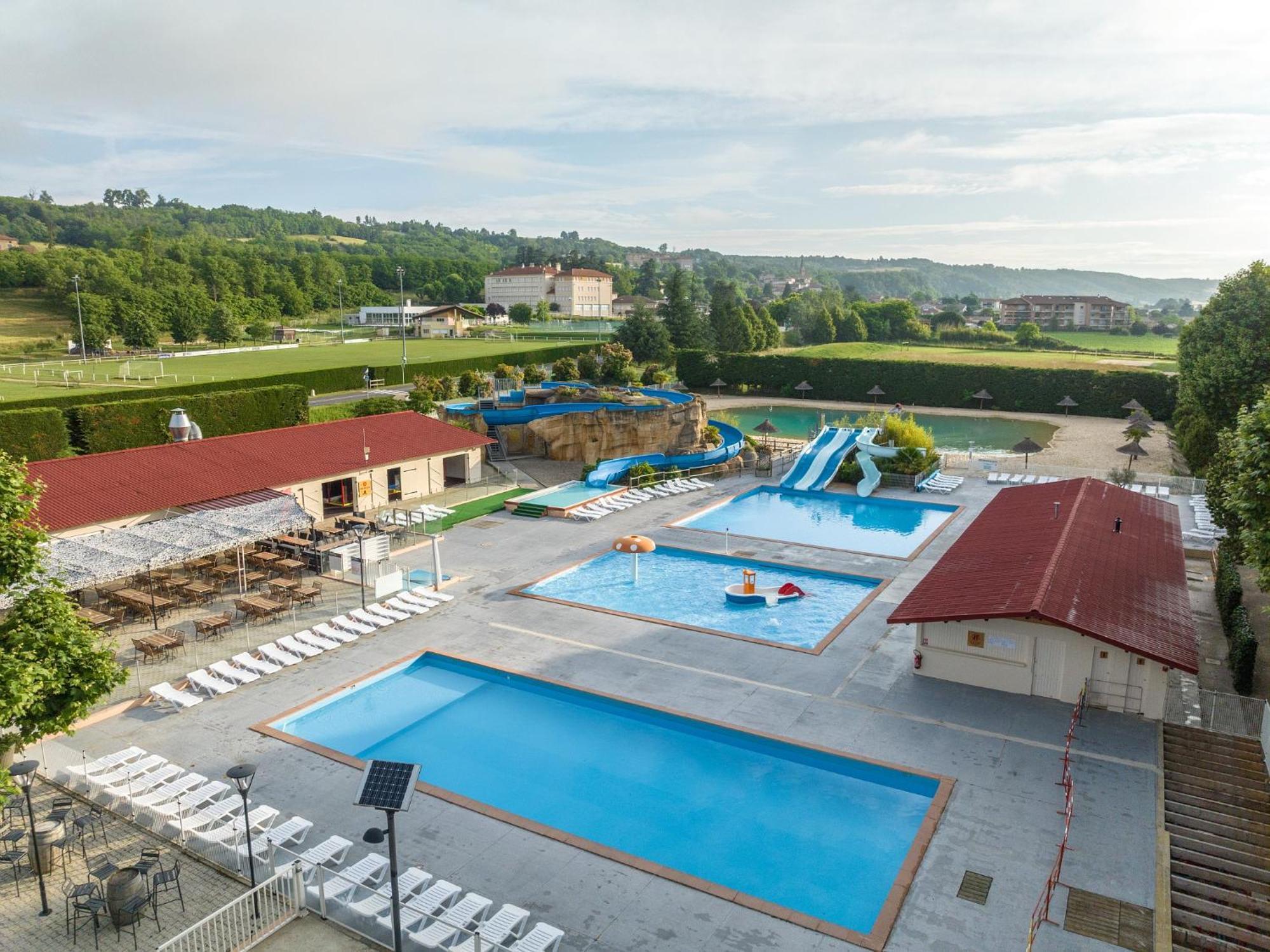 Chateauneuf-de-Galaure Camping Chateau De Galaure מראה חיצוני תמונה