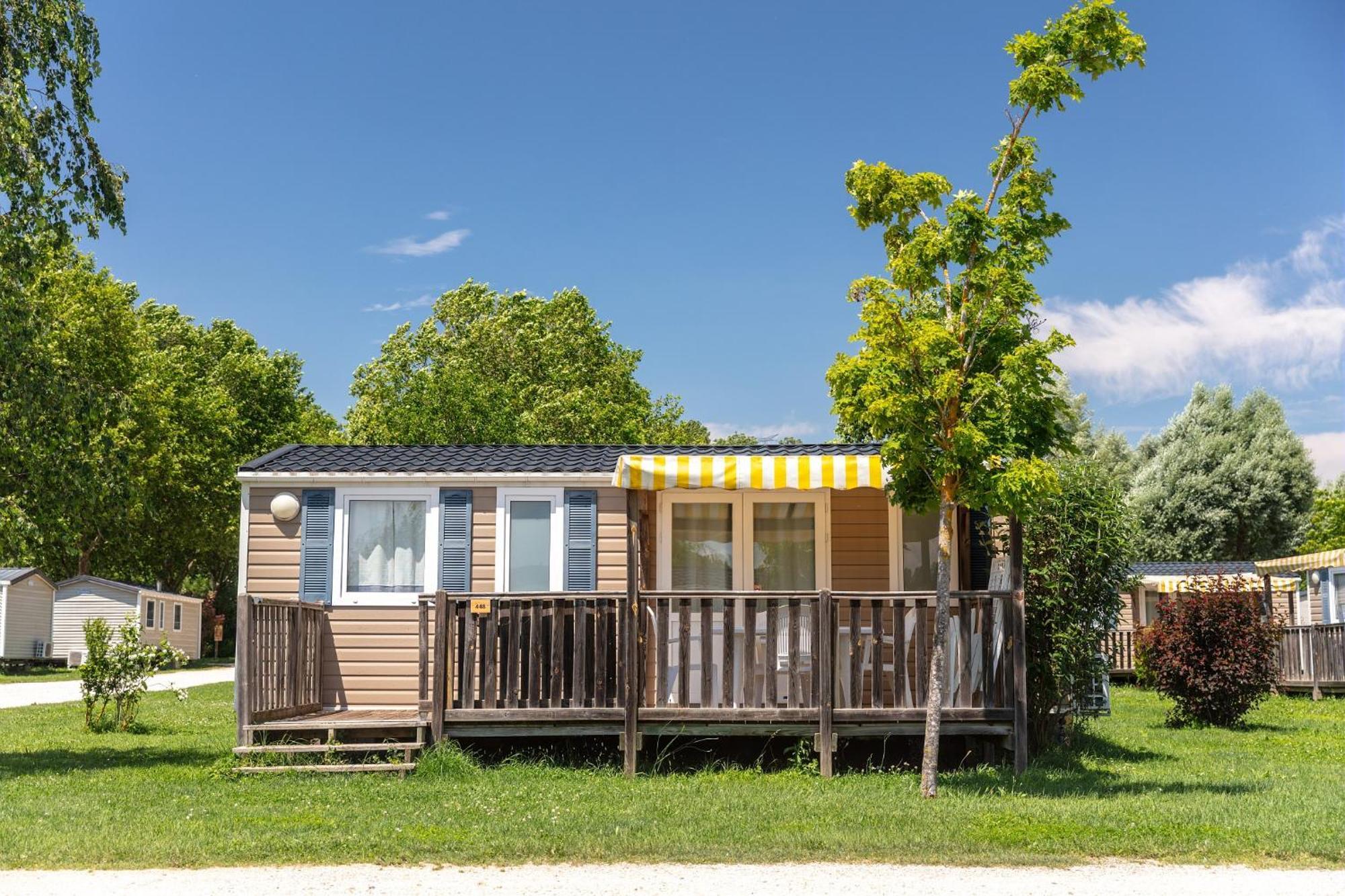 Chateauneuf-de-Galaure Camping Chateau De Galaure מראה חיצוני תמונה